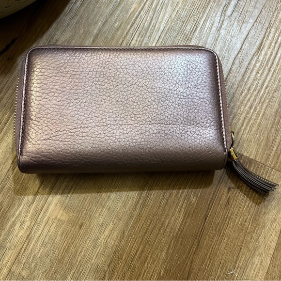 Gucci Small Soho Disco Metallic Wallet - Picture 4 of 16